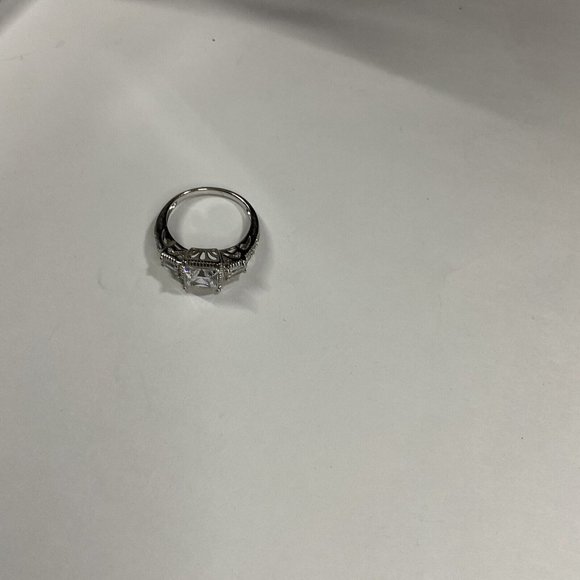 Sterling Silver and Cubic Zirconia Emerald Cut Engagement Ring Sz 8 KL DESIGNS - Picture 7 of 8